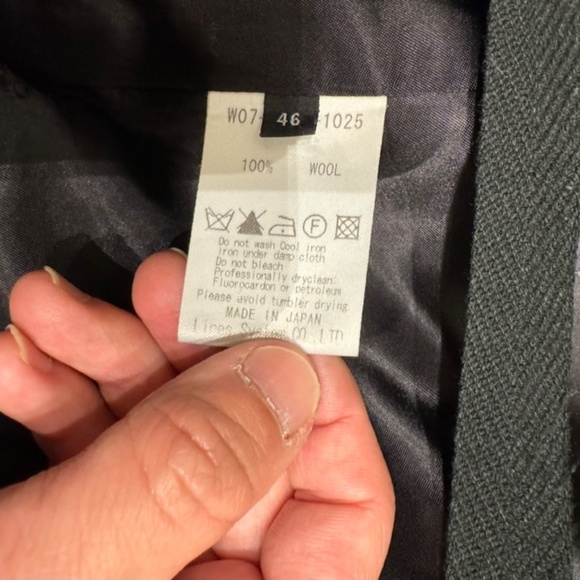 Ato fur jacket (sz 46) - Picture 7 of 7